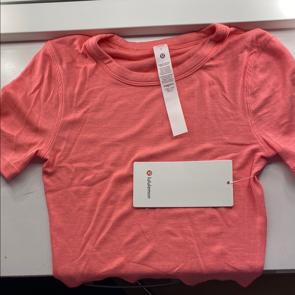 Lululemon Casual Cropped T-shirt